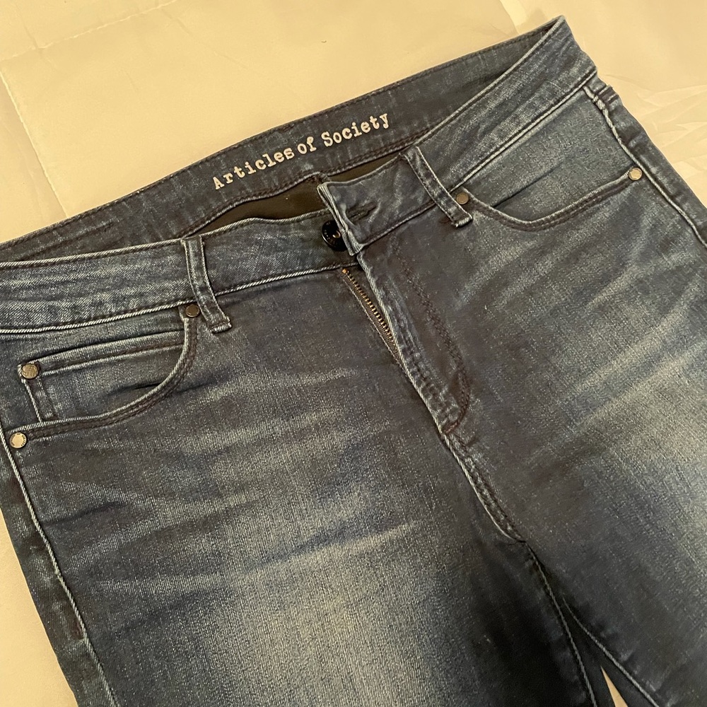 Articles of Society jeans Dark wash. Size 29. Stretch fit. Skinny leg.